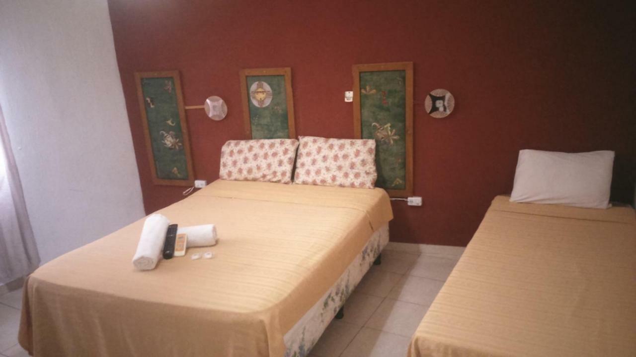 Petit Hotel Panambi Puerto Iguazú Esterno foto